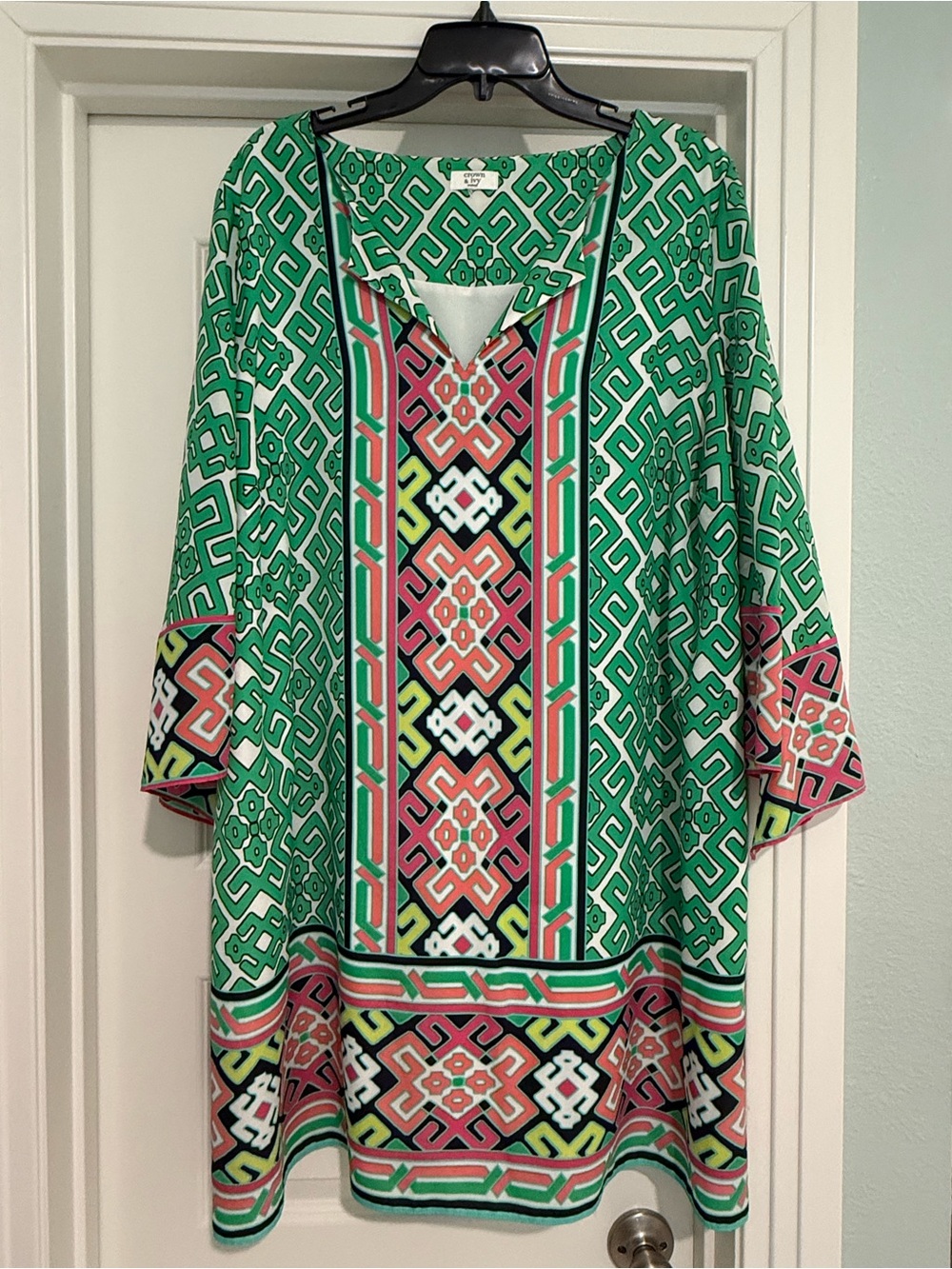 Green Geometric Print Tunic Dress - Vibrant Multicolor Pattern